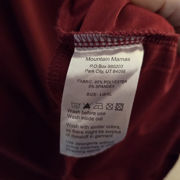 Chic Berry Midi Xmas Dress w/ Packets - Picture 4 of 7